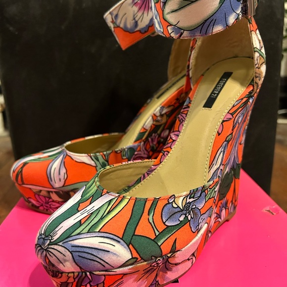 Shoes - Floral print wedge heel